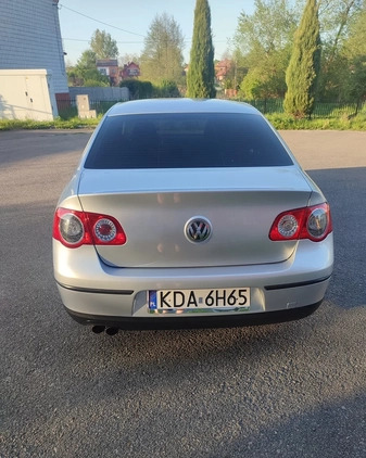 Volkswagen Passat cena 17900 przebieg: 241200, rok produkcji 2007 z Osiek małe 56